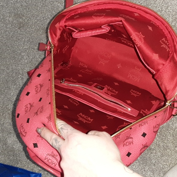 COPY - ⭐Host Pick⭐ Mcm Red Dual Stark Visetos Backpack - Picture 10 of 11